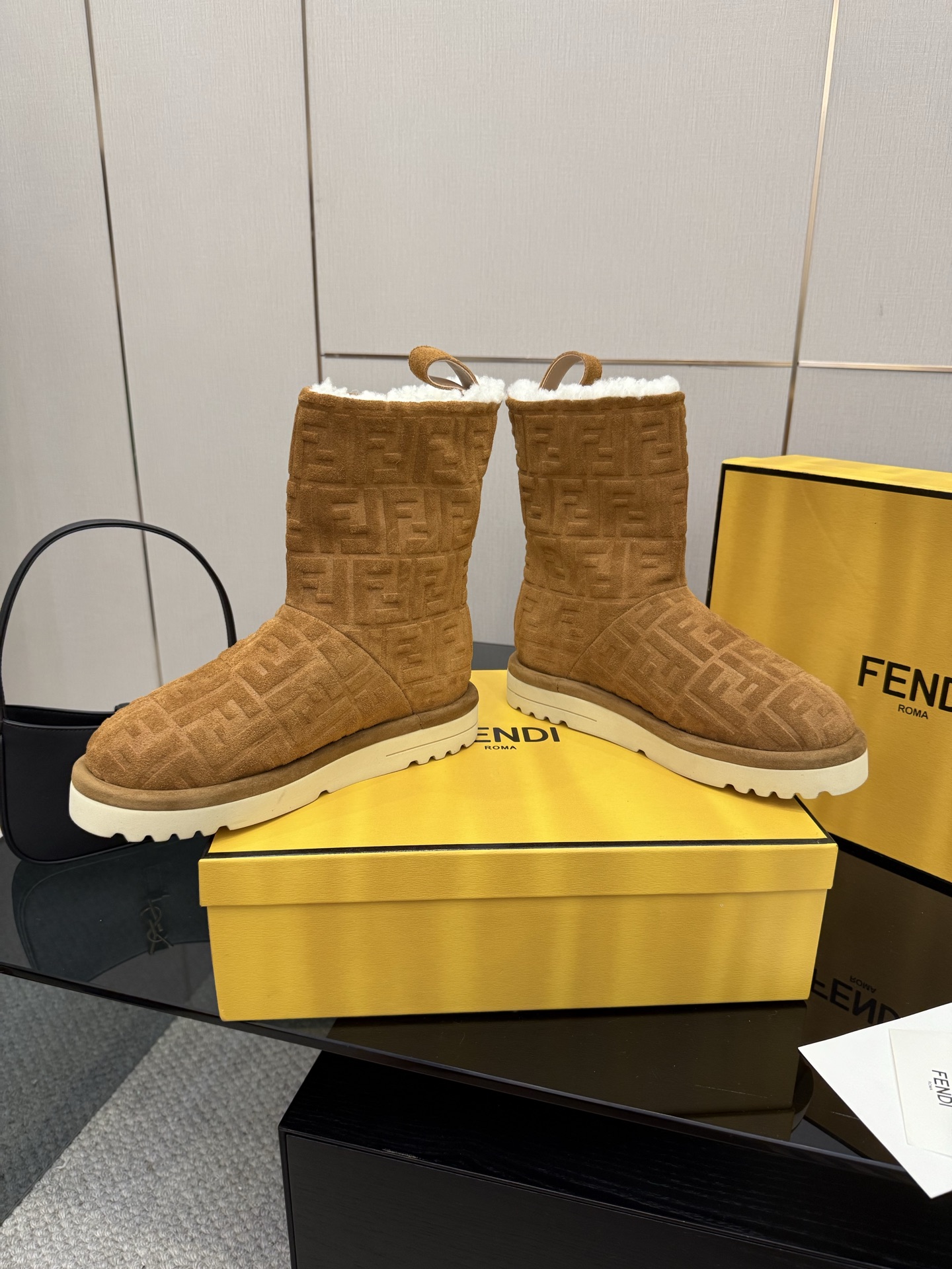 20251022/Fendi_251022-4